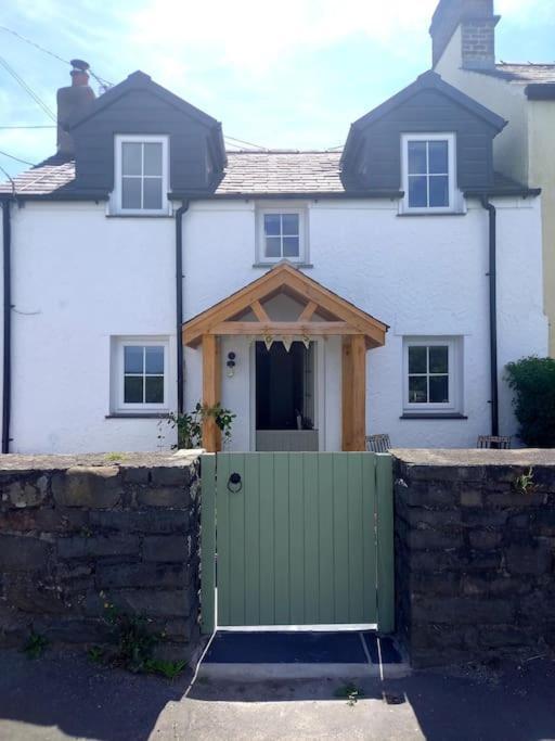 Cosy 2 Bed Cottage Between Snowdonia And The Sea Llandegai Buitenkant foto