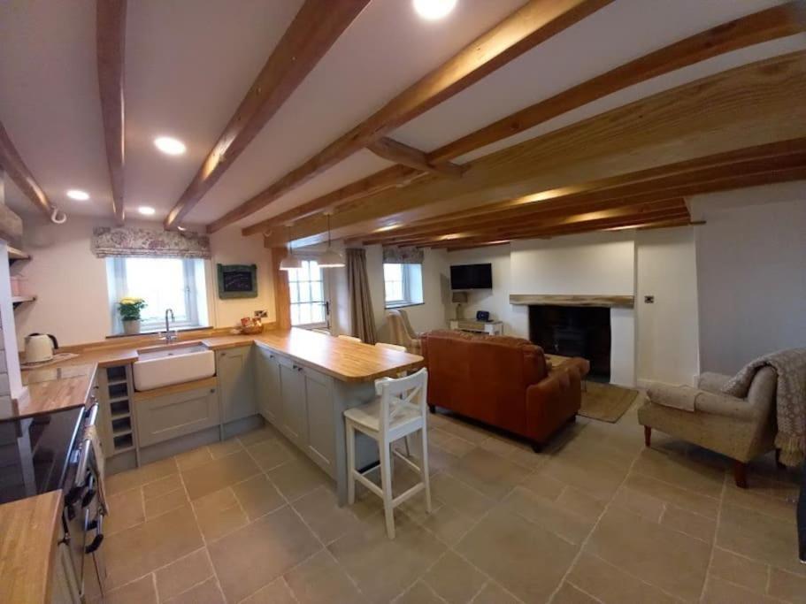 Cosy 2 Bed Cottage Between Snowdonia And The Sea Llandegai Buitenkant foto
