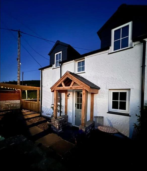 Cosy 2 Bed Cottage Between Snowdonia And The Sea Llandegai Buitenkant foto