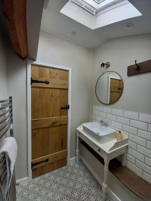 Cosy 2 Bed Cottage Between Snowdonia And The Sea Llandegai Buitenkant foto